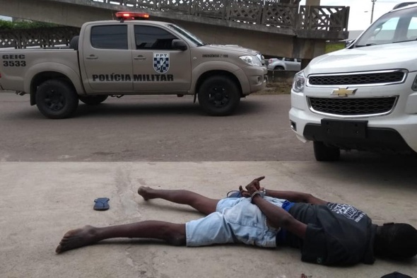 Polícia Militar prende criminosos e recupera veículo furtado